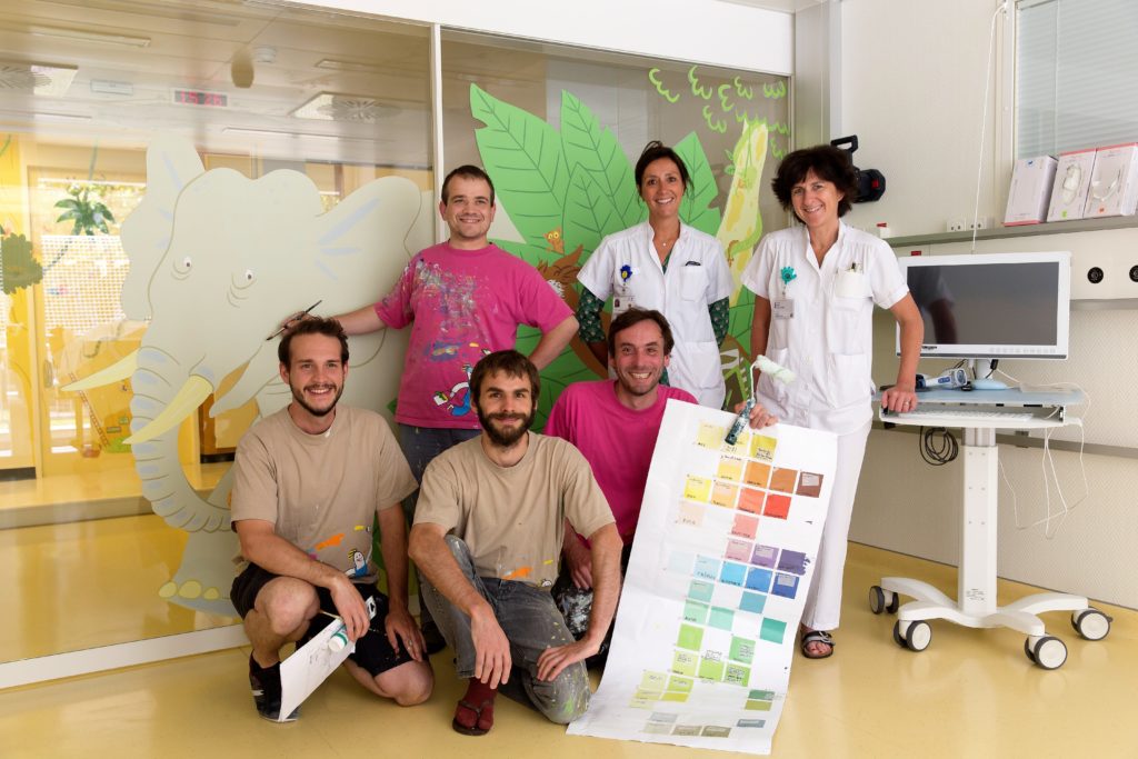 Paint a Smile permanently transforms the bleak bareness of medical environments into worlds of colourful therapeutic surroundings. To date, 191 projects are completed in hospitals, retirement homes and specialised institutions throughout 18 countries worldwide.